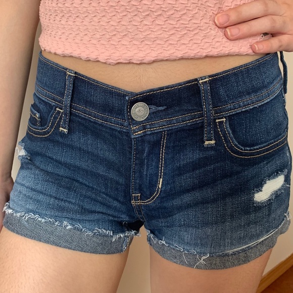 🧸2/$25🧸 Hollister Low Rise Short-Shorts - Picture 4 of 5